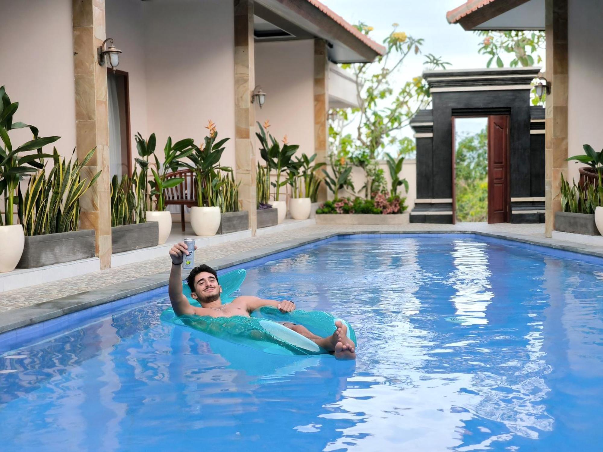 Surya Pandawa Homestay Ungasan Buitenkant foto
